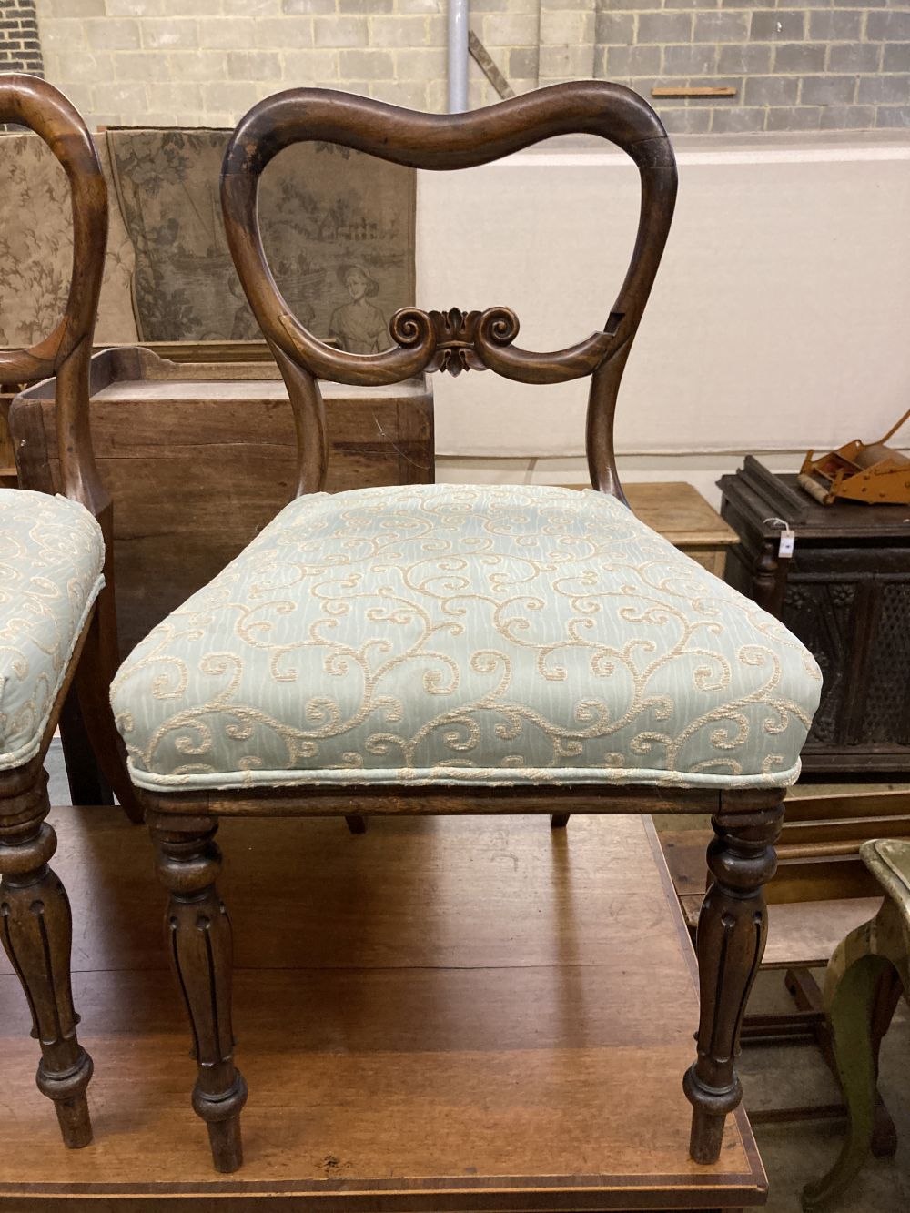 A pair of early Victorian rosewood dining chairs (a.f.)